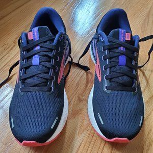 Brooks Adrenaline GTS 22 Women's Size 9